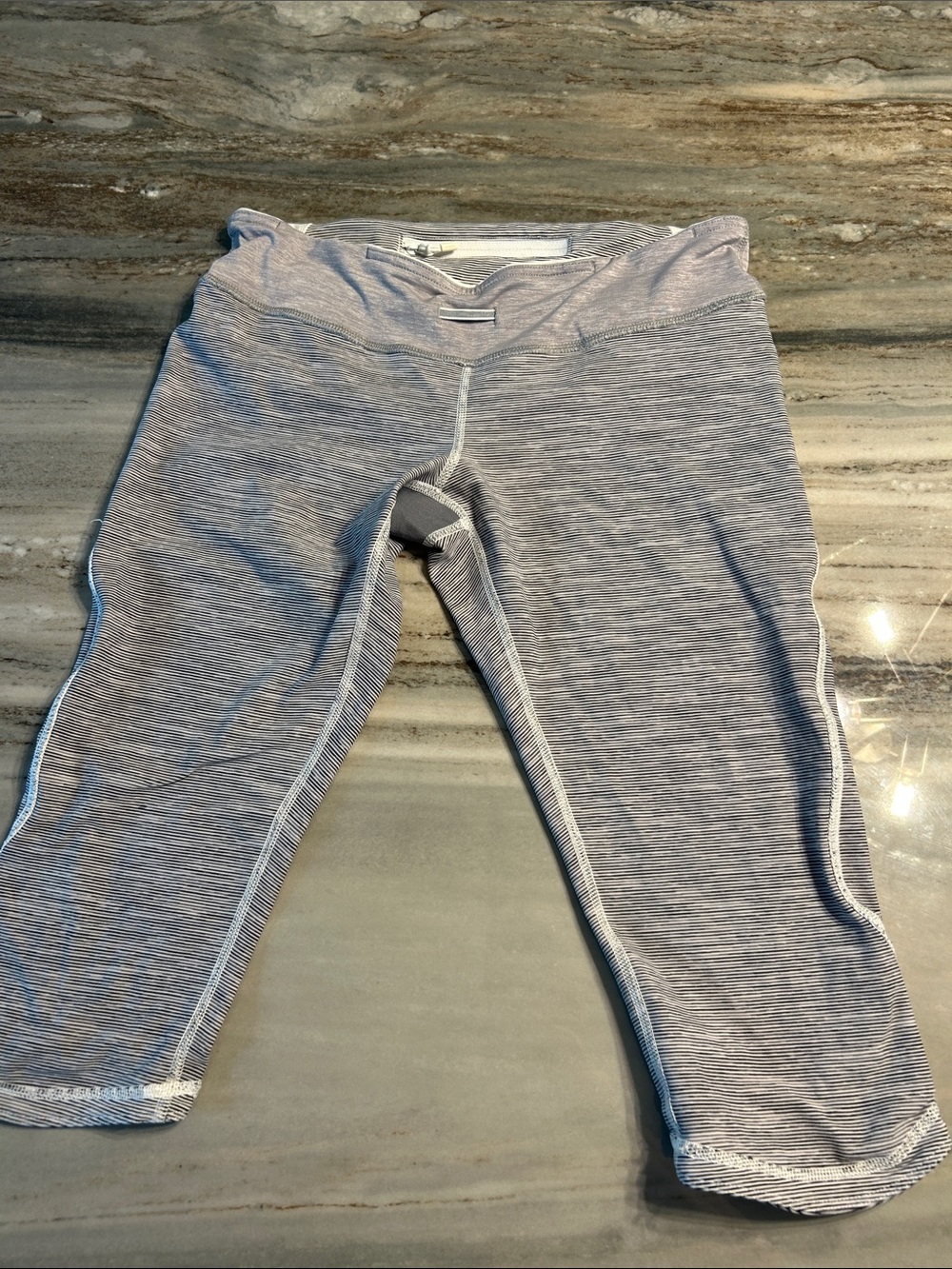 Women’s sz S striped leggings secret pocket EUC like new